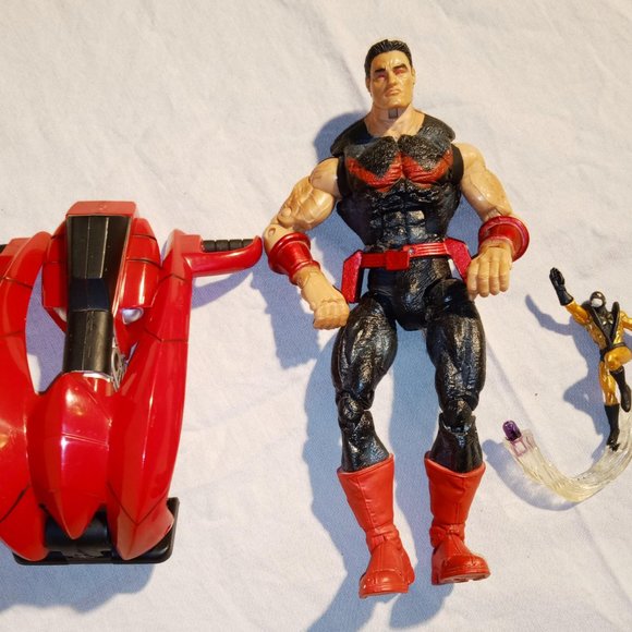 Wonder Man and Yellow Jacket Action Figure - Picture 6 of 11